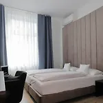 Hotel Devin Art 4*