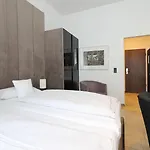 Devin Art 4* Düsseldorf