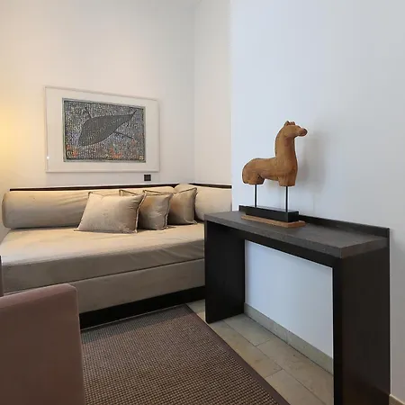 Hotel Devin Art 4*