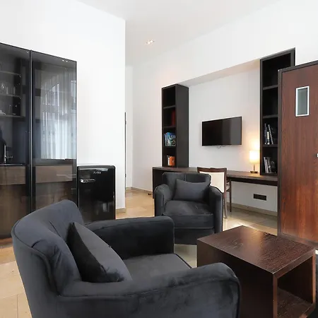Hotel Devin Art 4*