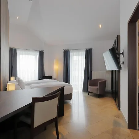 Hotel Devin Art 4*
