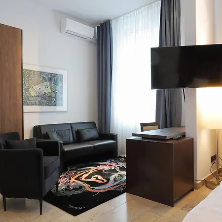 Hotel Devin Art 4*