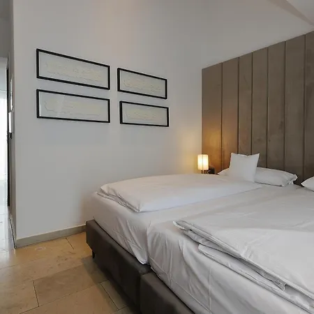 Hotel Devin Art