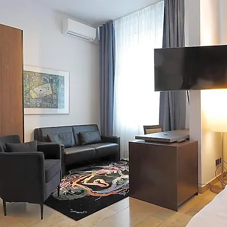 Devin Art Otel