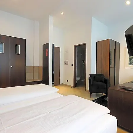Devin Art 4* Düsseldorf